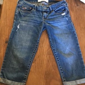 🎉SALE🎉 Hollister Crop Jeans - Size 3 W 26